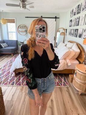 Anthropologie Black Floral Embroidered V-Neck Women’s Top S